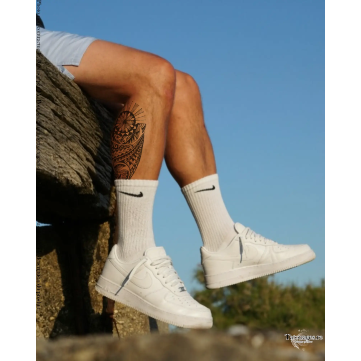 Tatouage éphémère : Le Rayonnement Sacré (sur mollet)