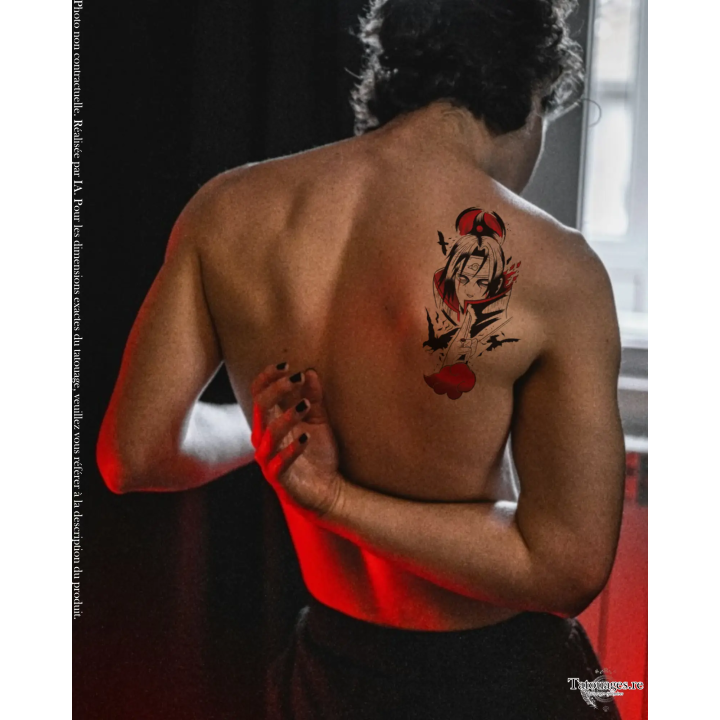 Grand tatouage temporaire de ninja noir et rouge positionné verticalement dans le dos